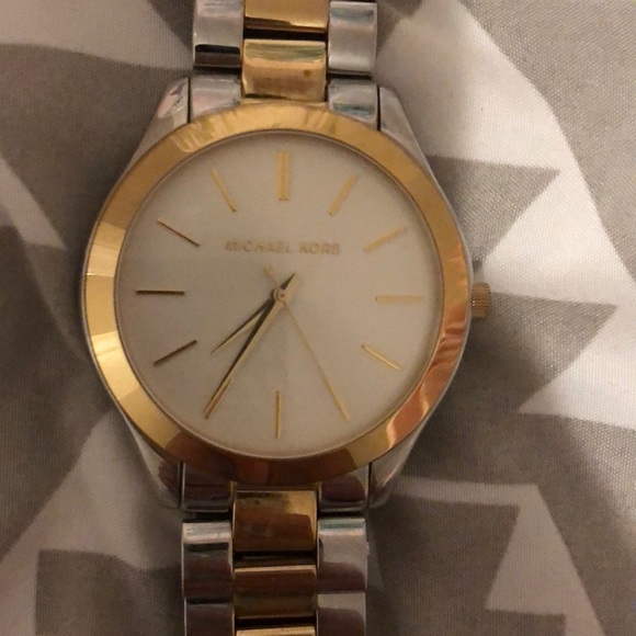 Michael Kors Watch - Picture 2 of 2